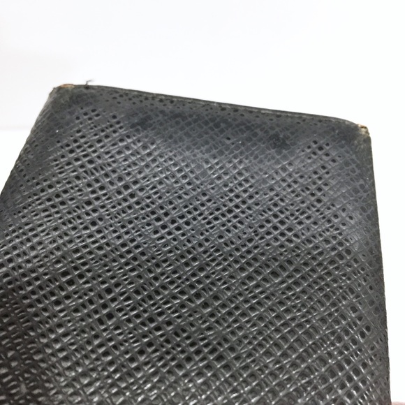 Louis Vuitton black taiga 6 key ring wallet - Picture 8 of 8